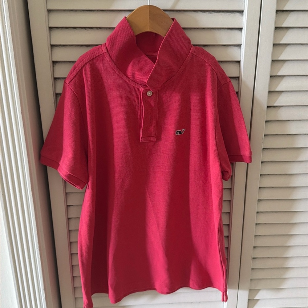 Vineyard Gardens Polo size medium 8/10 a salmon color